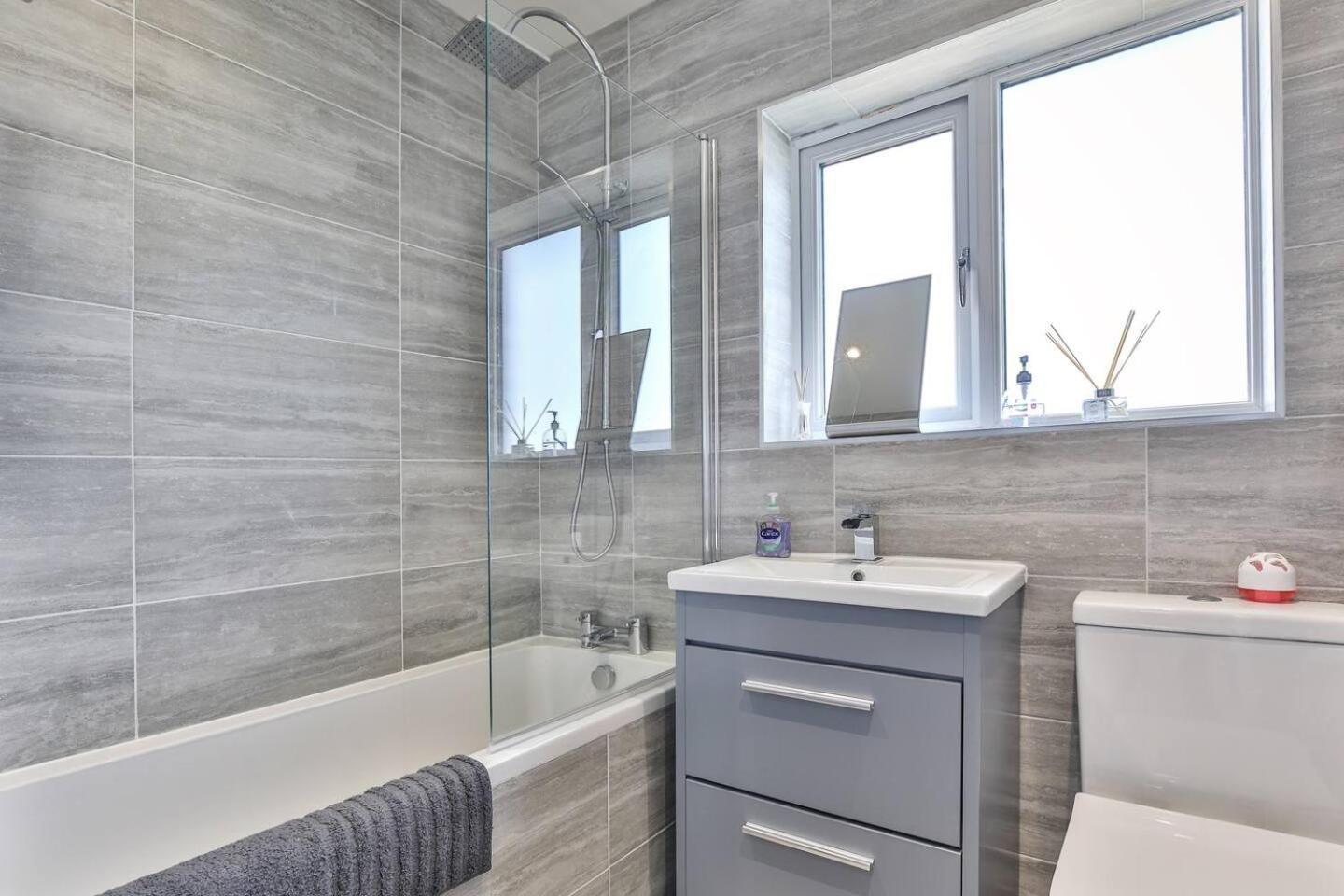 Modern, Cosy Whole House Wifi Close To Attractions Sheffield Esterno foto